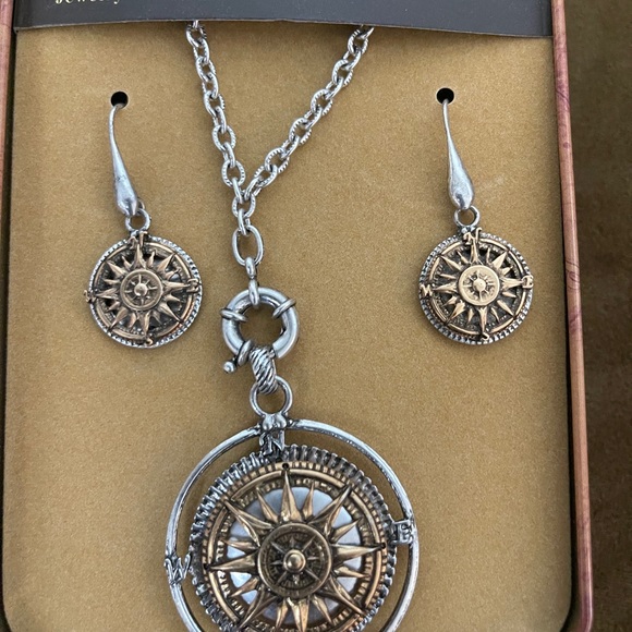 New Patricia Nash Compass earrings & Necklace set - Picture 4 of 11